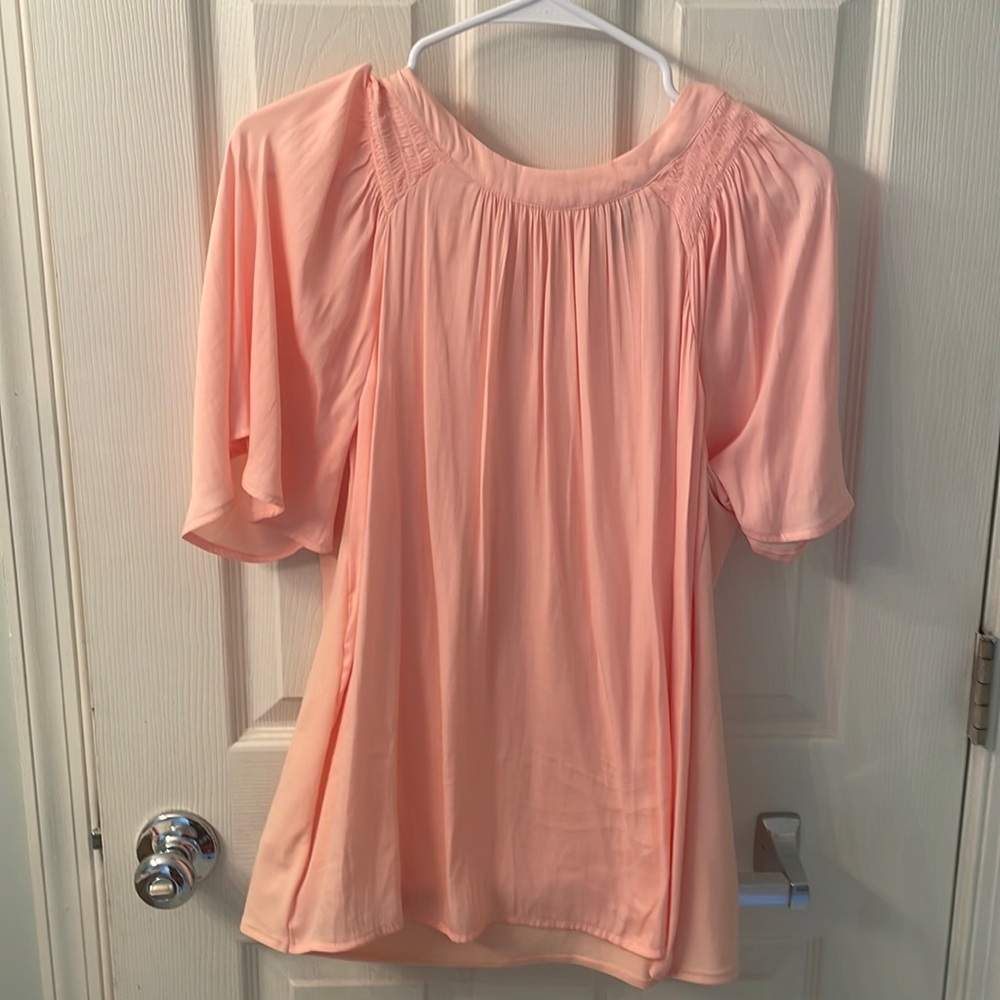 Peach colored Ann Taylor blouse - read details